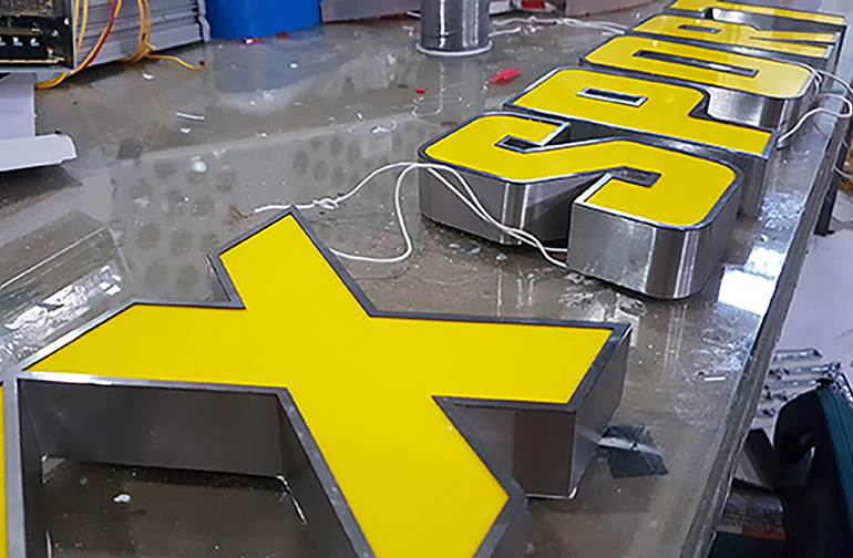 chu noi mica vien inox